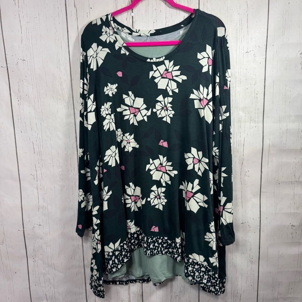 LOGO by Lori Goldstein Floral Layered Hem Tunic Top Green Floral Lagenlook Artsy